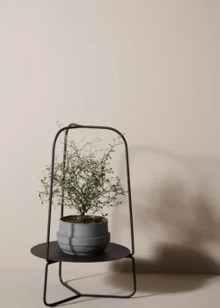 Woud Auku flower stand