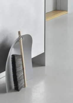 Sale Normann Copenhagen Fejebakke og Kost - Lysegrå