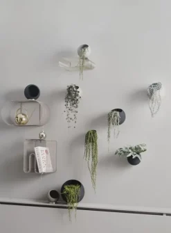 AYTM Globe Flowerpot