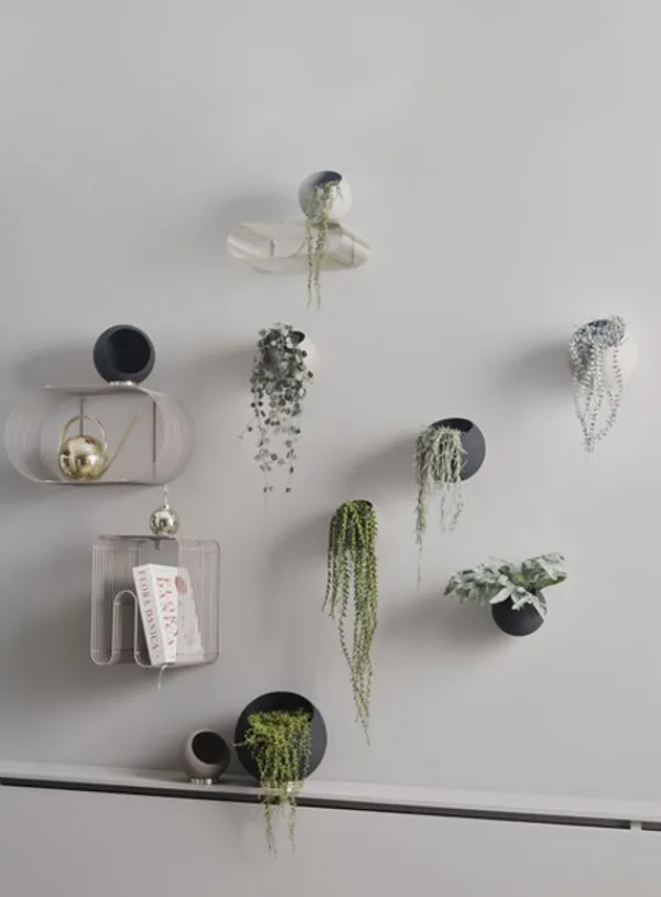 AYTM Globe Flowerpot