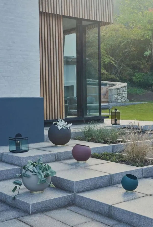 AYTM Globe Flowerpot