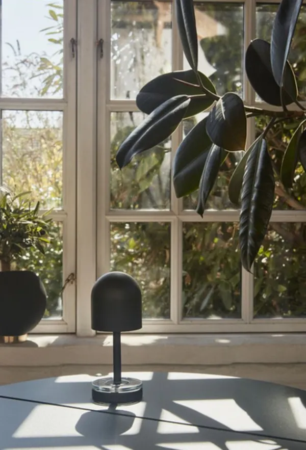 AYTM Globe Flowerpot