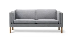 Best Fredericia Furniture Mogensen Sofa 2335 by Børge Mogensen Hallingdal 130 / Light Oiled Oak