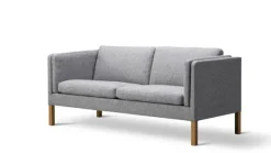 Best Fredericia Furniture Mogensen Sofa 2335 by Børge Mogensen Hallingdal 130 / Light Oiled Oak
