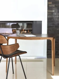 Clearance Naver Collection RO desk / AK1310 af Hans Sandgren Jakobsen Oiled walnut / Brandy leather